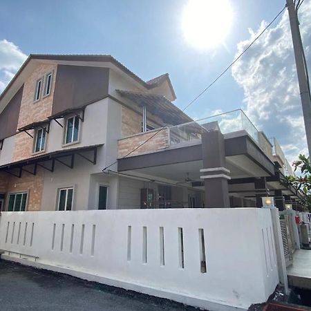 Simfoni Families Suite Kuah Exterior photo